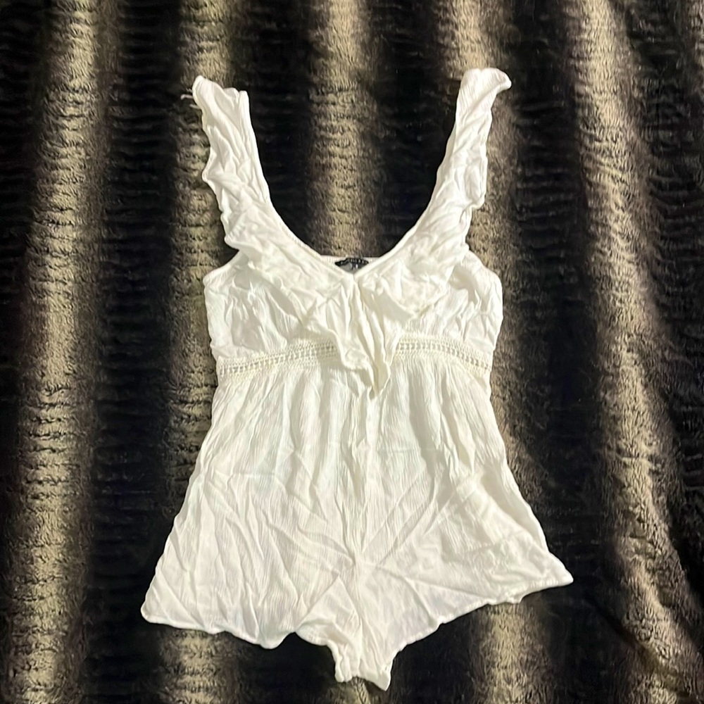 Kendall & Kylie White Lightweight Sleeveless Romper Small